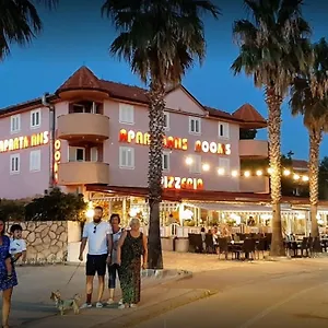 Monika Apartment Vir