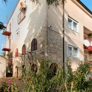 Mira 1804 Apartment Medulin